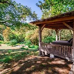 Domaine De Coursat Avec Piscine Chauffee Et Services De Gamme Pour 16 Personnes - Fr-1-791-35 カステ