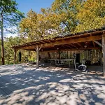 Domaine De Coursat Avec Piscine Chauffee Et Services De Gamme Pour 16 Personnes - Fr-1-791-35 カステ