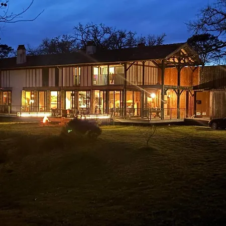 Domaine De Coursat Avec Piscine Chauffee Et Services De Gamme Pour 16 Personnes - Fr-1-791-35 Villa