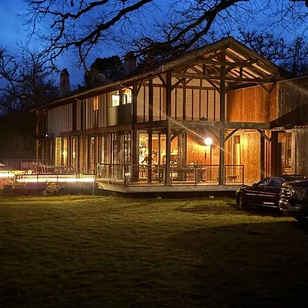 Domaine De Coursat Avec Piscine Chauffee Et Services De Gamme Pour 16 Personnes - Fr-1-791-35 ヴィラ